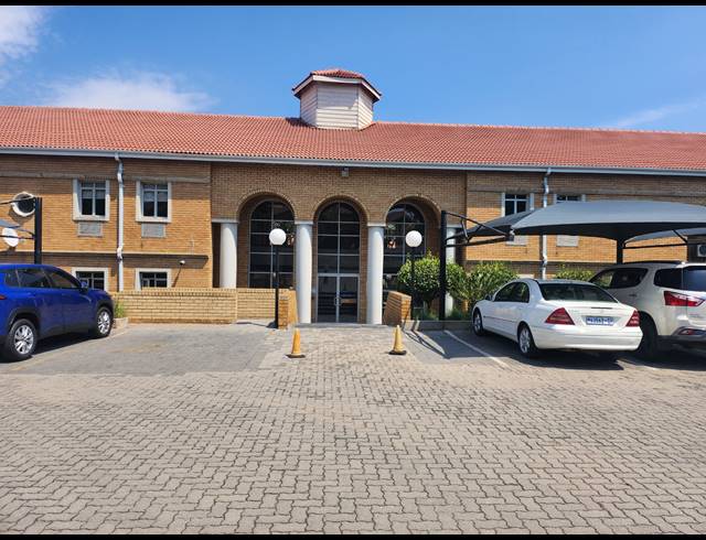 662M² OFFICE TO LET IN HALFWAY GARDENS